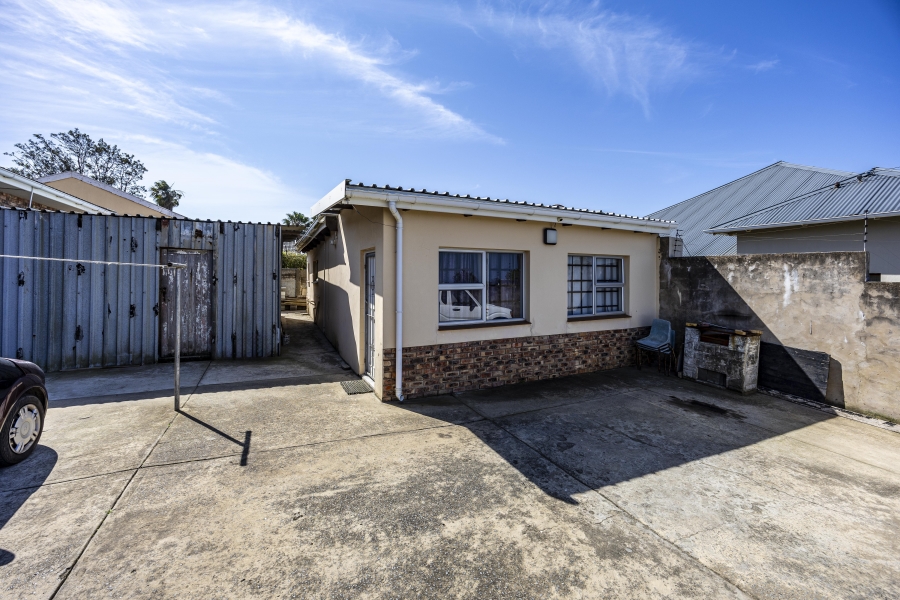 4 Bedroom Property for Sale in Cambridge West Eastern Cape